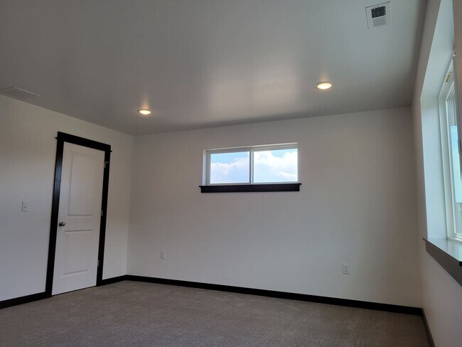 Foto del edificio - 3 Bed 2.5 Bath with attached garage in Bel...