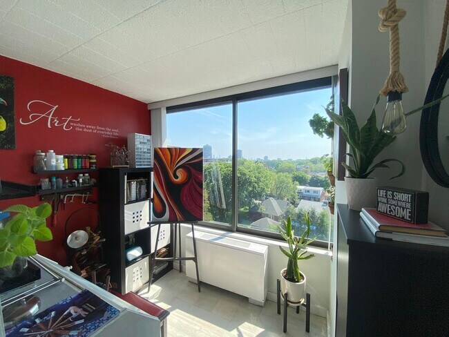 Foto del edificio - 9060 Palisade Ave