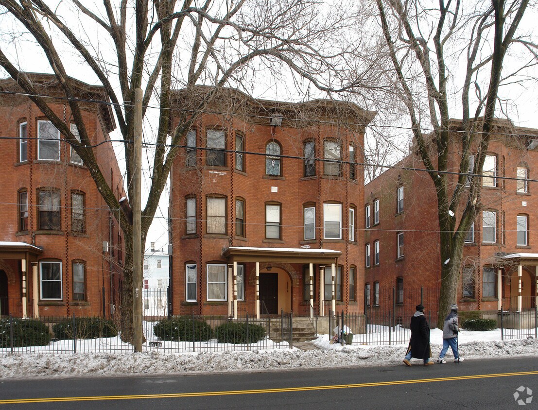Building Photo - 422-424 Garden St