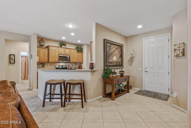 Building Photo - 16739 W Oracle Rim Dr