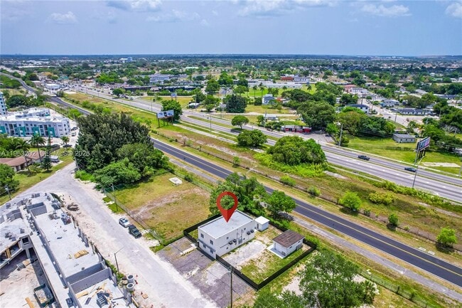 Foto del edificio - 21845 Goulds Ave