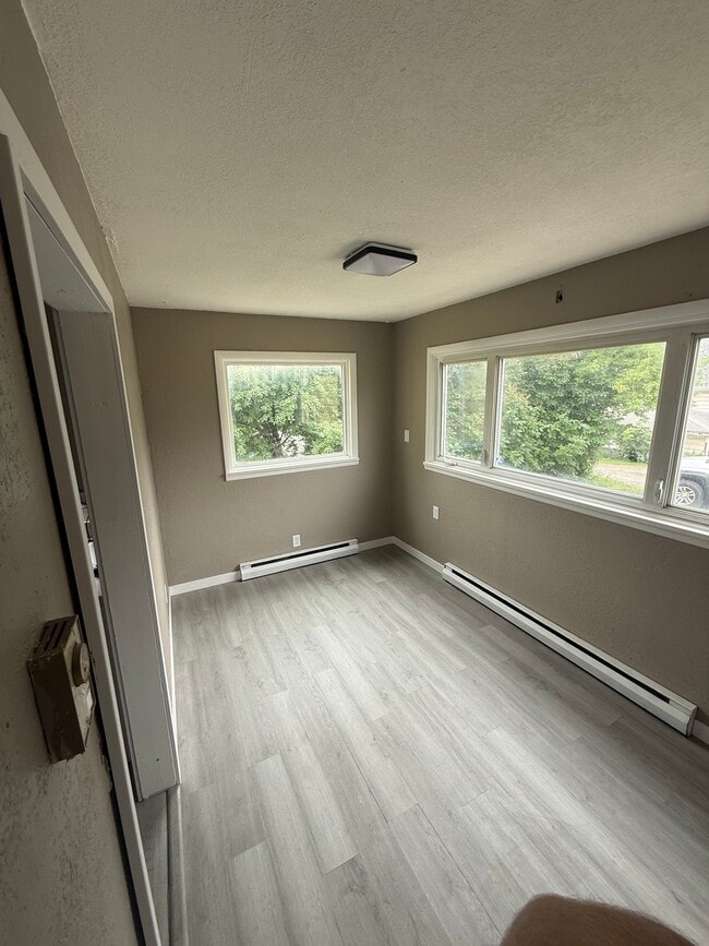 Building Photo - 409 N 77th Ave W