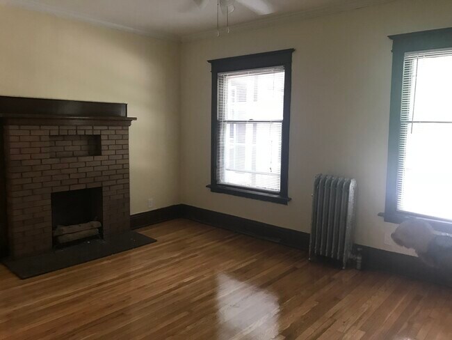 Foto del edificio - 1707 Ridge Ave
