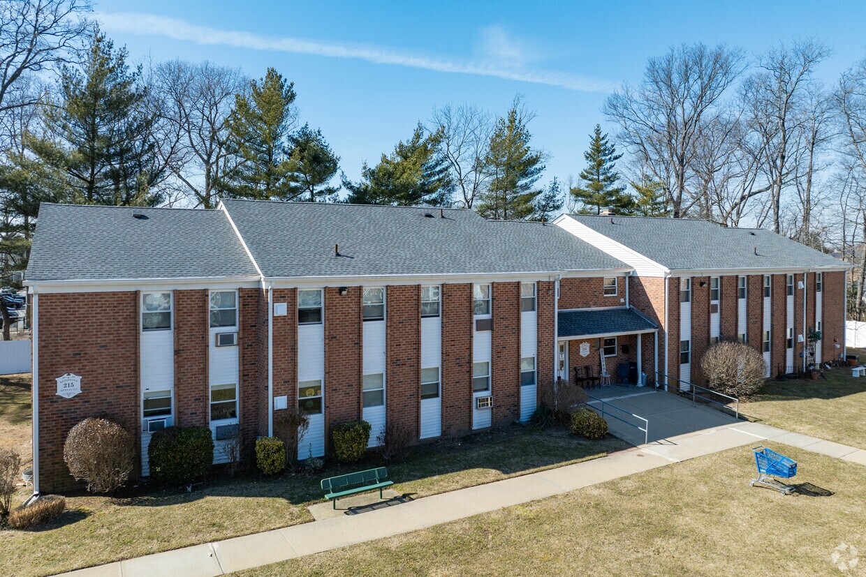 Foto del edificio - Tall Oaks Senior Housing