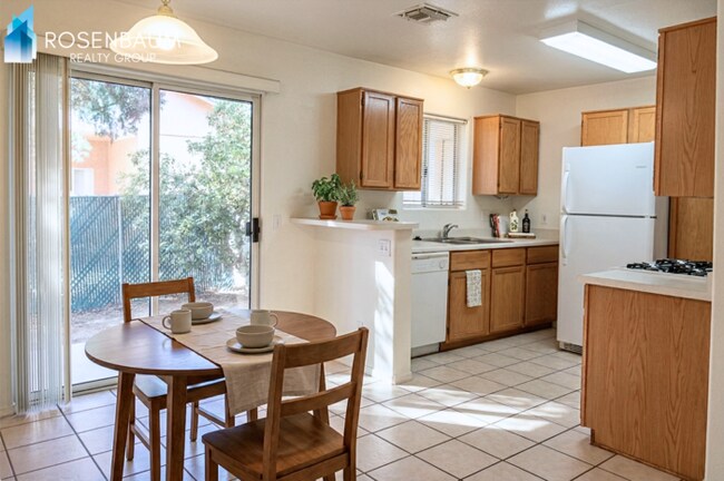 Foto del edificio - 6243 N Buckboard Dr