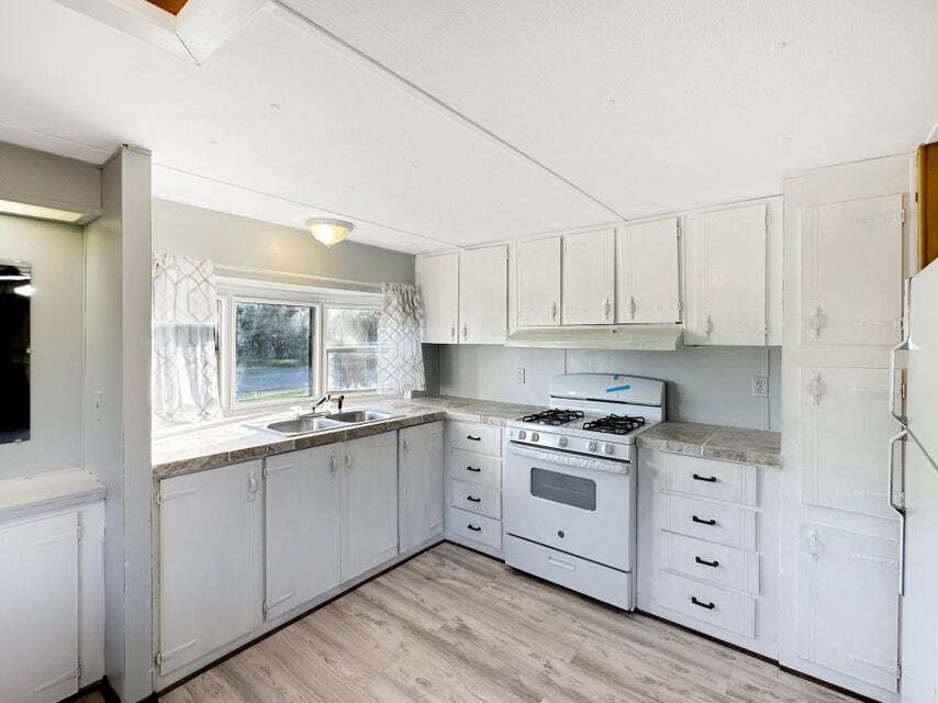 Building Photo - 3 El Cid Loop