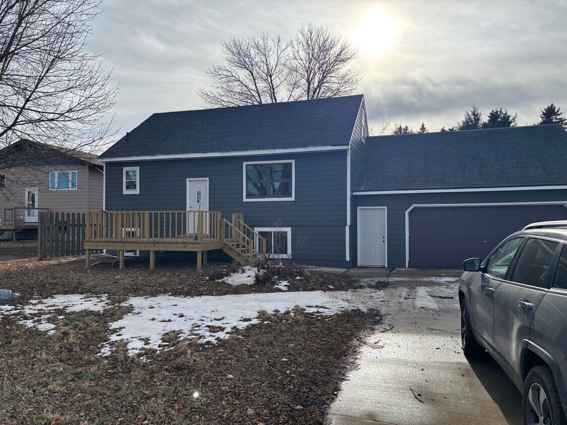 Foto del edificio - 1213 E Carol St