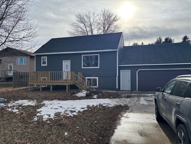 Foto del edificio - 1213 E Carol St