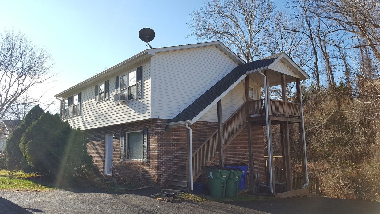 Primary Photo - 212/214 Ellett Road