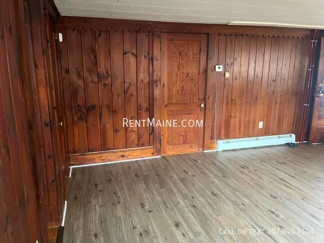 Building Photo - 32 Coombs St