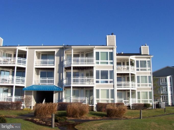 Foto principal - 821 Oyster Cove Dr