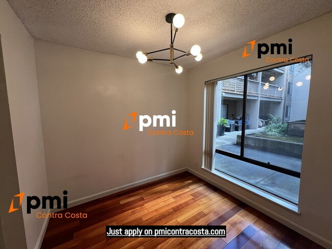 Building Photo - 470 N Civic Dr