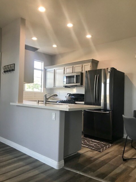 KITCHEN - 2201 Ramsgate Dr