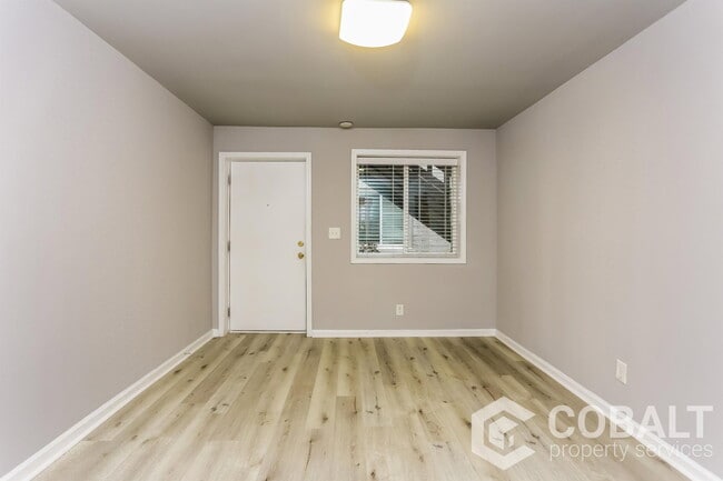 Building Photo - 271 Glen Iris Dr NE