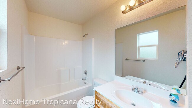 Building Photo - 3 br, 2 bath House - 3805 John Chisholm LP #B