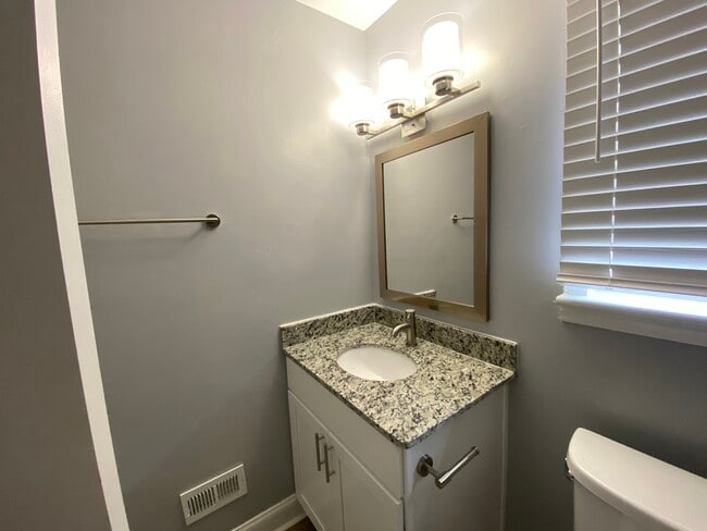 Building Photo - Park Creek Apartments
