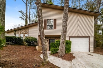 Building Photo - 2232 Doral Ct SW