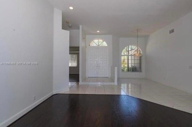 Foto del edificio - 3066 Lakewood Cir