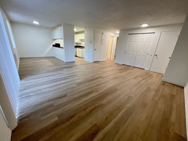 Building Photo - DESIRABLE MILLWOOD NEIGHBORHOOD ON TREE LINED STREET