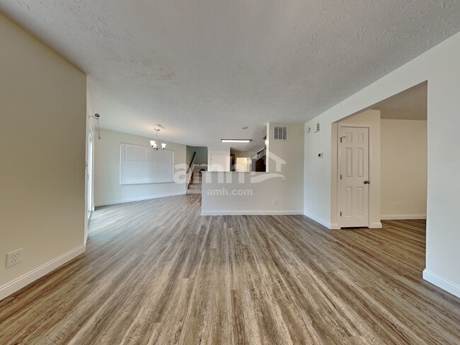 Foto del edificio - 3202 Meadoway Ct