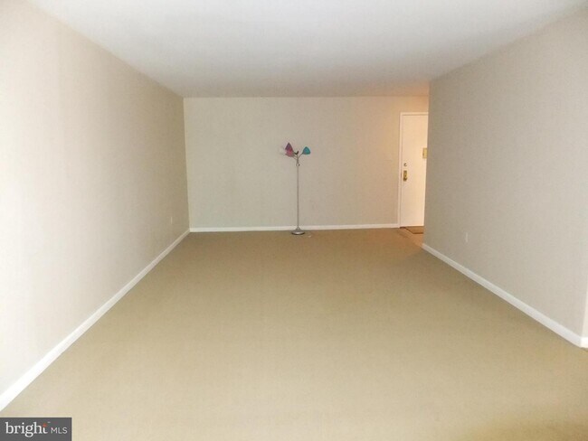 Foto del edificio - 1640 Oakwood Dr