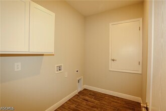 Building Photo - 8792 Cascade Price Cir