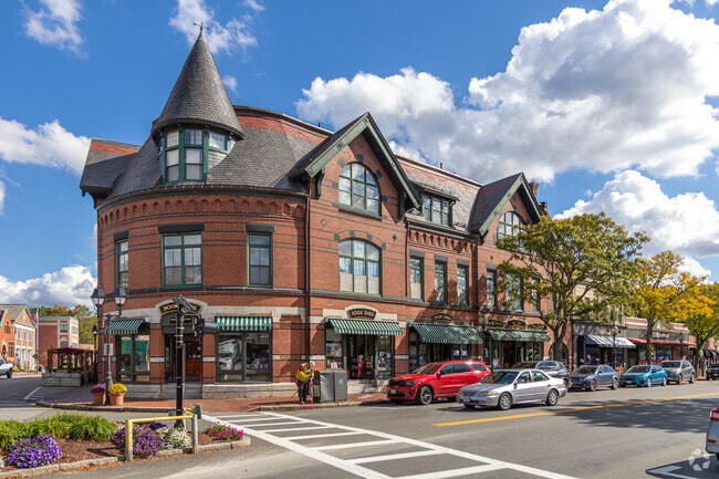 Winchester's Town Center is home to many shops and restaurants for residents.