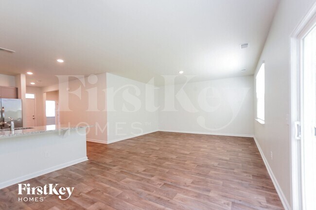 Building Photo - 2629 Alamanda Dr