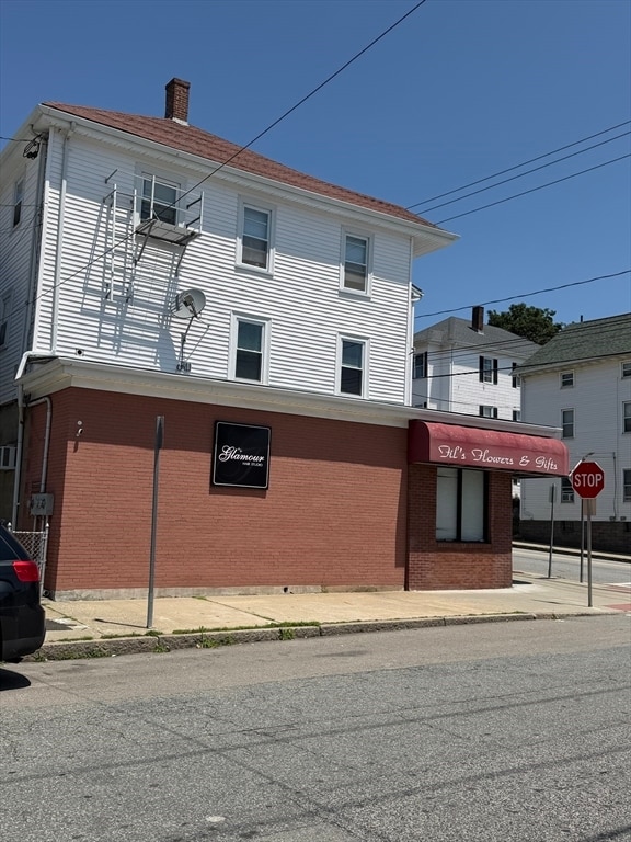 Building Photo - 210 Robeson St
