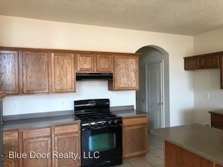 Building Photo - 5 br, 3 bath House - 3440 Oasis Springs Rd.