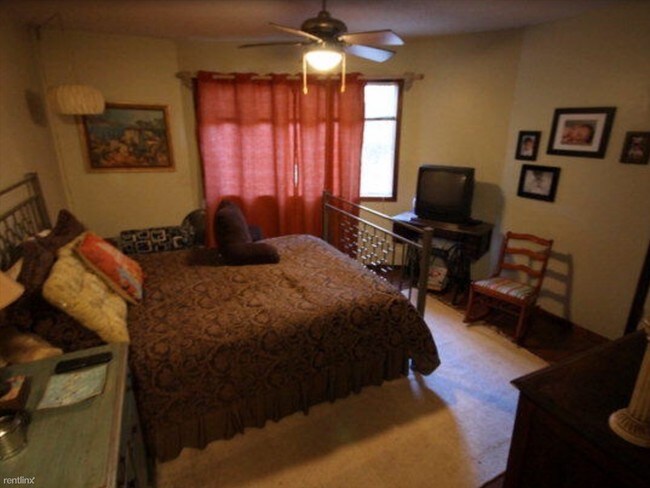 Foto del edificio - 509 Hathorn Rd