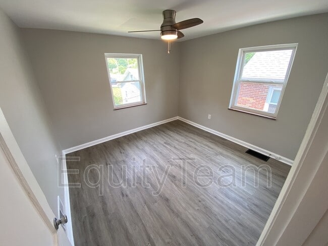 Building Photo - 3997 S Whetzel Ave