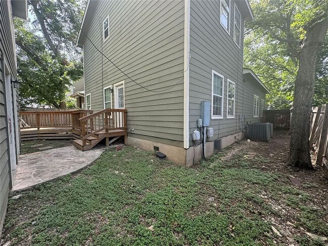 Building Photo - 5405 Evans Ave