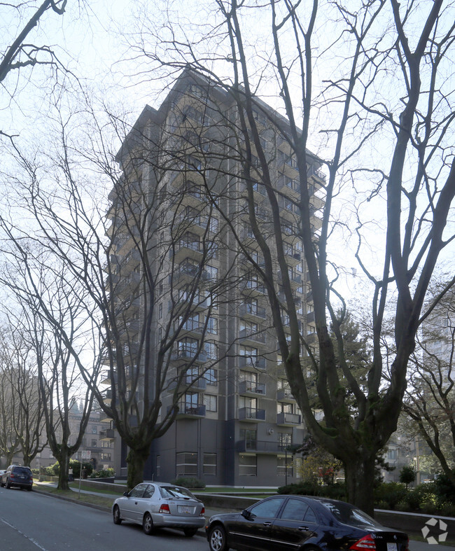 Building Photo - Governors Square