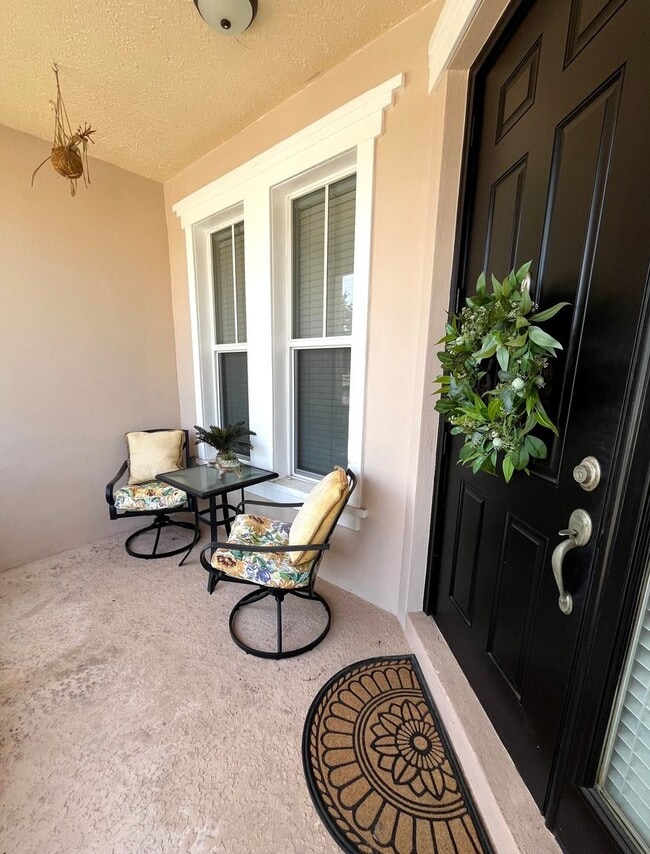 Building Photo - Tradition Townhome with 3 bed/2.5 bath/2 car garage