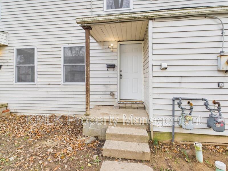 Primary Photo - 9042 Maple Grove Rd