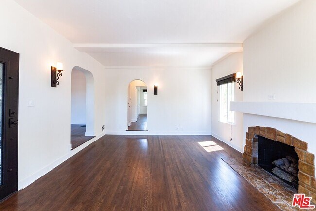 Building Photo - 1116 S Longwood Ave