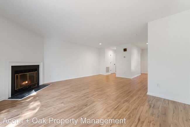 Building Photo - 2 br, 1.5 bath House - 109 Twisted Oak Place