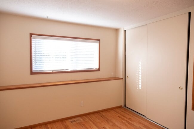 Building Photo - 9054 SW 38th Ave