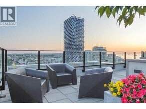 Building Photo - 1325 Rolston St