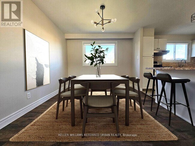 Photo du bâtiment - 976 Timmins Gardens