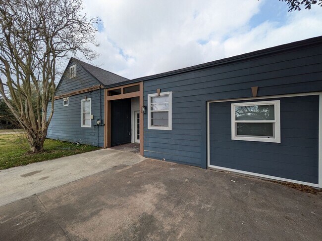 Foto del edificio - 3885 Park St