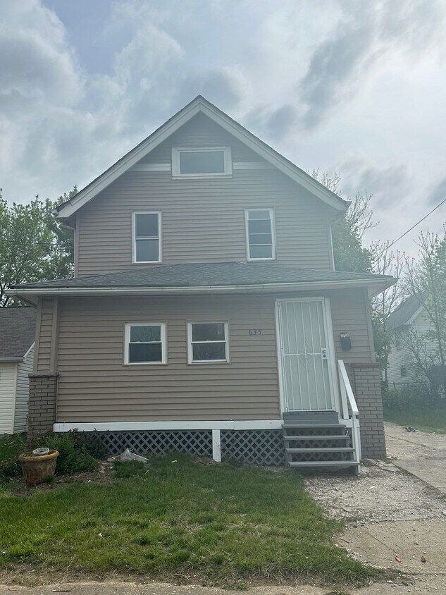 Foto principal - 2bd Single Cash Pay