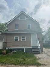 Building Photo - 635 E 93rd St