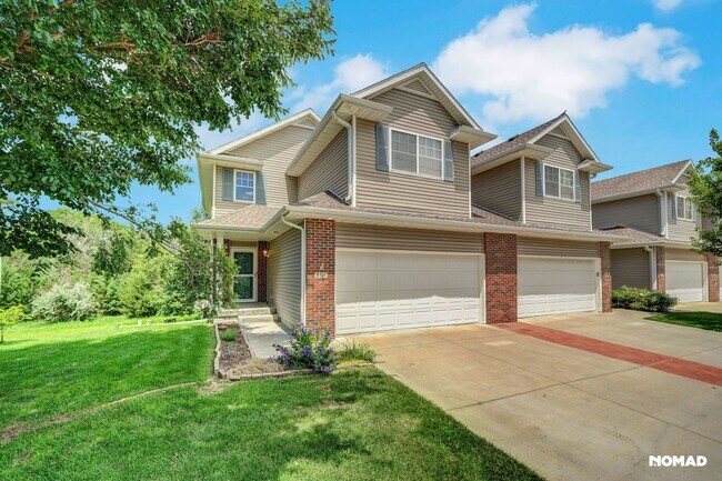 Building Photo - Charming 3BR Townhome in Lincoln
