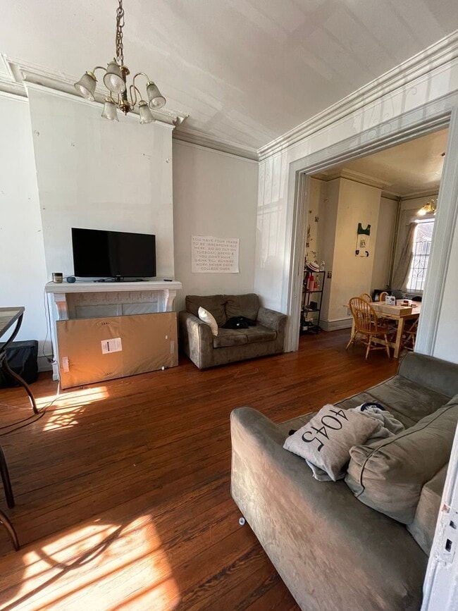 Photo - 7 Bedroom Home for rent