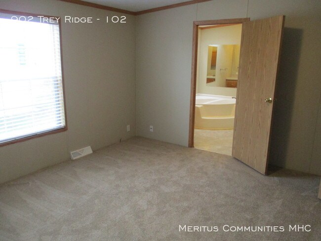 Building Photo - 902 Trey Ridge