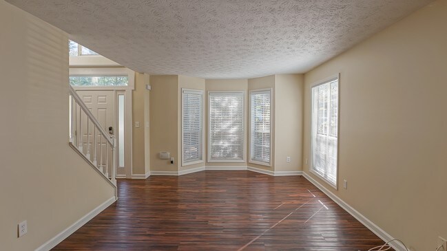 Building Photo - 310 Indus Ln
