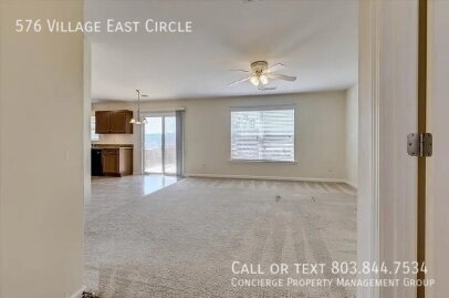 Building Photo - 576 Village E Cir