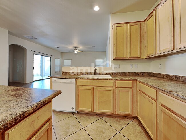 Foto del edificio - 3240 W Hayden Peak Dr